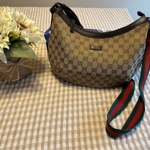 Gucci GG Canvas Crescent Messenger Hobo Web
